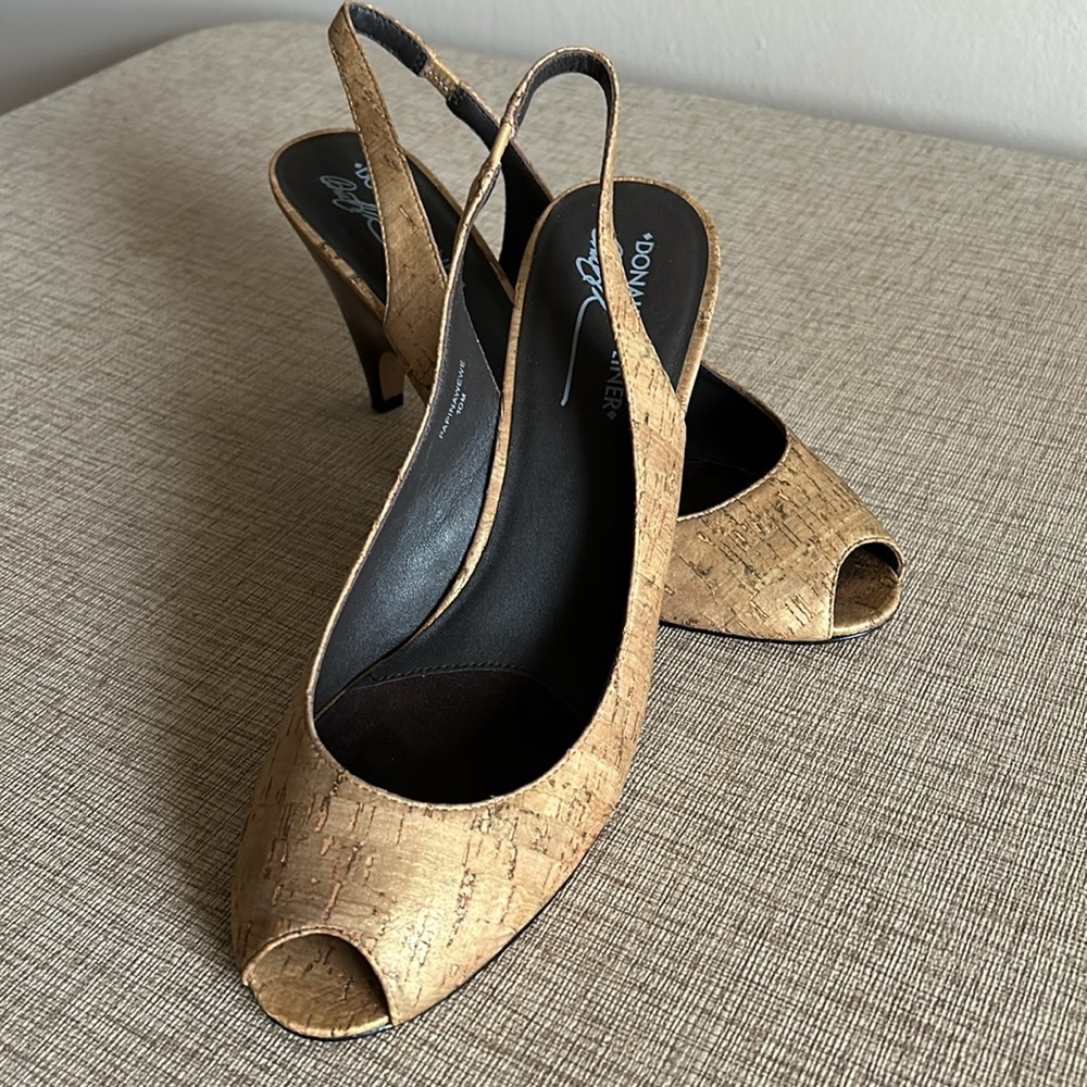 Donald Pliner cork peep toe sling back heel. Size 10.